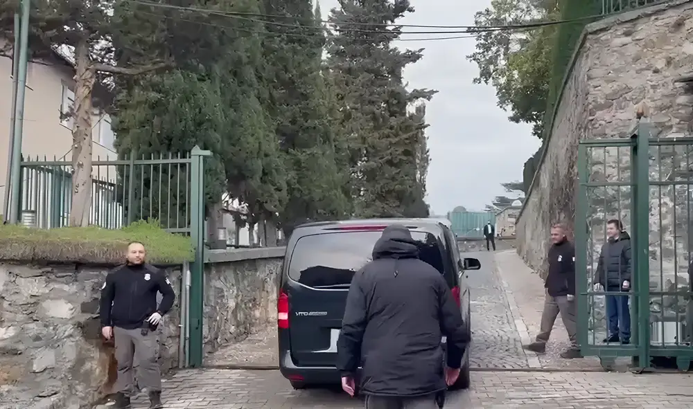 РФ и Украина назвали составы делегаций на переговорах в Стамбуле: Путина и Трампа не ожидают РФ и Украина назвали составы делегаций на переговорах в Стамбуле: Путина и Трампа не ожидают