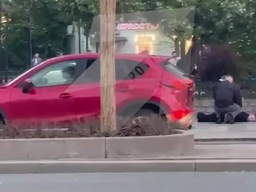 В центре Москвы по подозрению во взятках жестко задержаны четверо сотрудников ДПС (ВИДЕО) В центре Москвы по подозрению во взятках жестко задержаны четверо сотрудников ДПС (ВИДЕО)