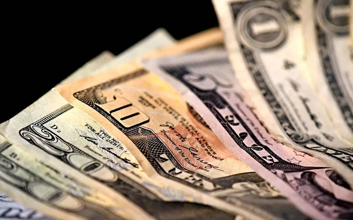 Moody’s понизило кредитный рейтинг США, установив негативный прогноз