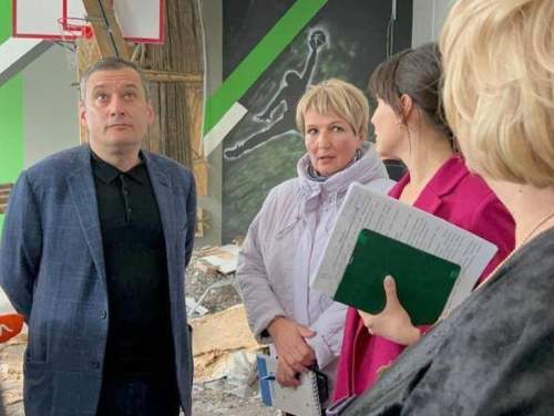 «Продавайте почки»: Хинштейн сорвался на подрядчика школы, в которой рухнул потолок (ФОТО) «Продавайте почки»: Хинштейн сорвался на подрядчика школы, в которой рухнул потолок (ФОТО)
