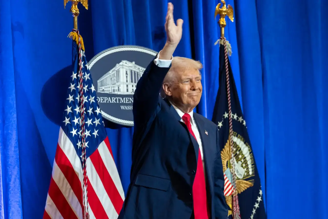 Трамп убежден в победе России – Bloomberg