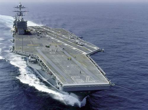 BI: ВМС США нанесли «крупнейший авиаудар в истории» с авианосца в Сомали