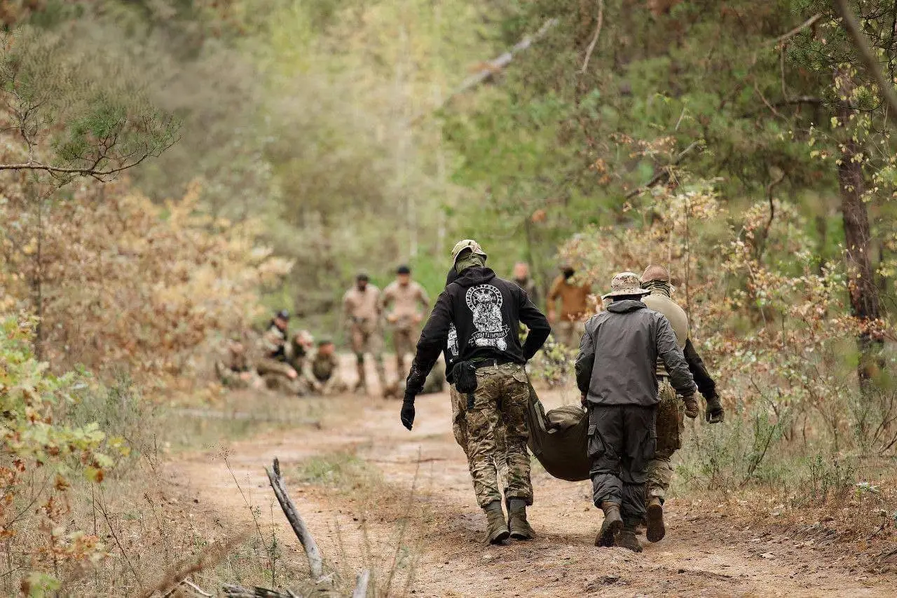Украинские нацбаты отводят свои силы из ДНР вглубь Днепропетровской области Украинские нацбаты отводят свои силы из ДНР вглубь Днепропетровской области