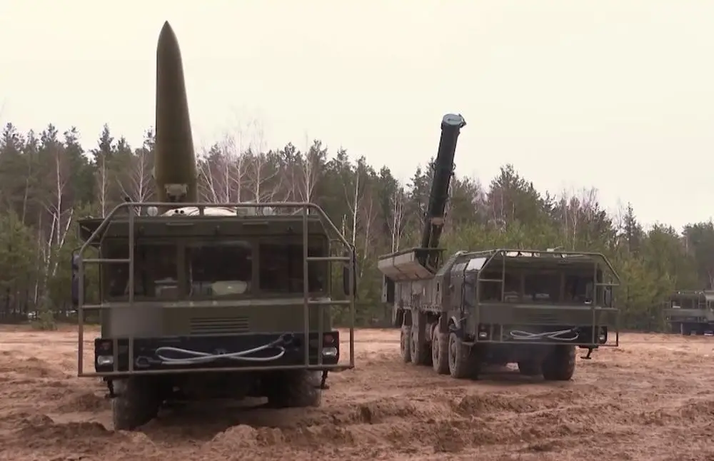 Россия может вооружиться несколькими новыми ракетами средней дальности для семейства ОТРК «Искандер»