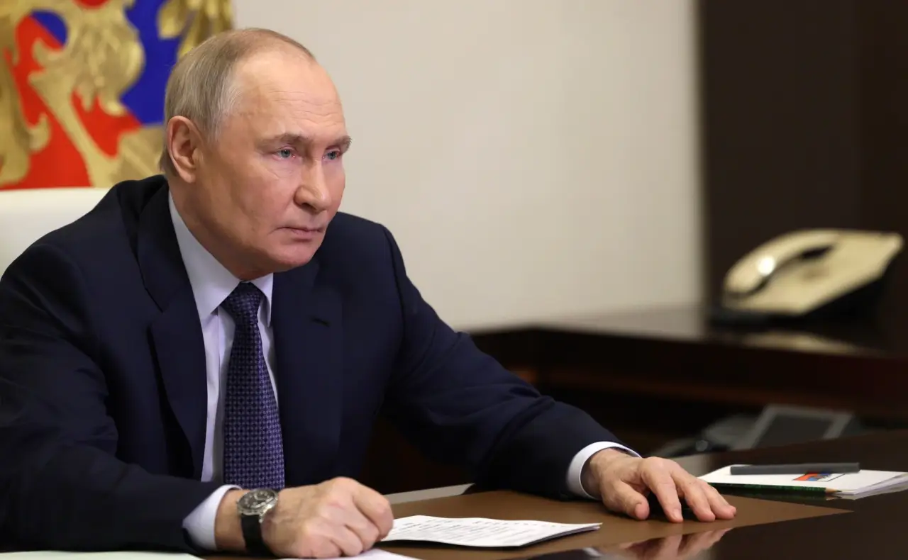 Путин потребовал в будущем не оставлять авиатехнику и прочее вооружение «в чистом поле» Путин потребовал в будущем не оставлять авиатехнику и прочее вооружение «в чистом поле»