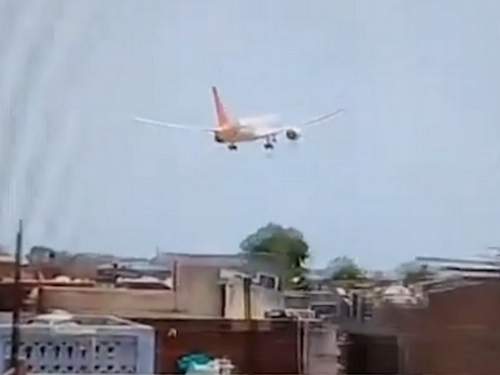 Момент крушения Boeing 787-8 Dreamliner в Индии сняли на видео (ФОТО, ВИДЕО)