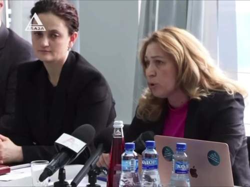 «Покупают Дошираки»: глава минтуризма Абхазии заявила, что стране не нужны нищие российские туристы, вызвав скандал (ВИДЕО)