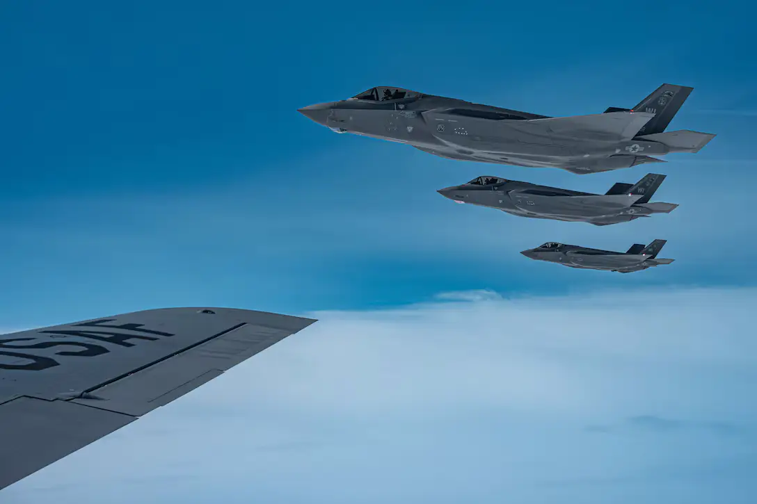 Начинается ответный удар Ирана: десятки истребителей НАТО подняты в воздух, приказ – всем пройти в укрытия