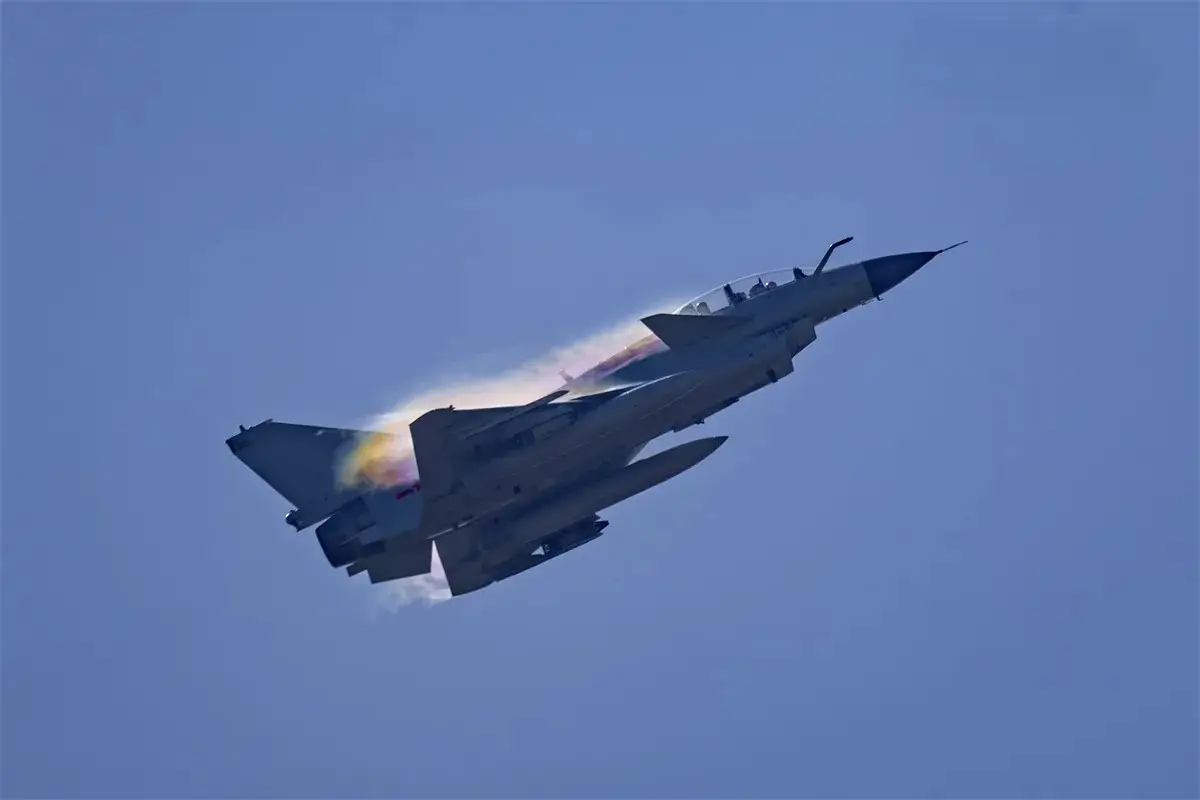Иран рассматривает возможность закупки китайских истребителей Chengdu J-10C Иран рассматривает возможность закупки китайских истребителей Chengdu J-10C
