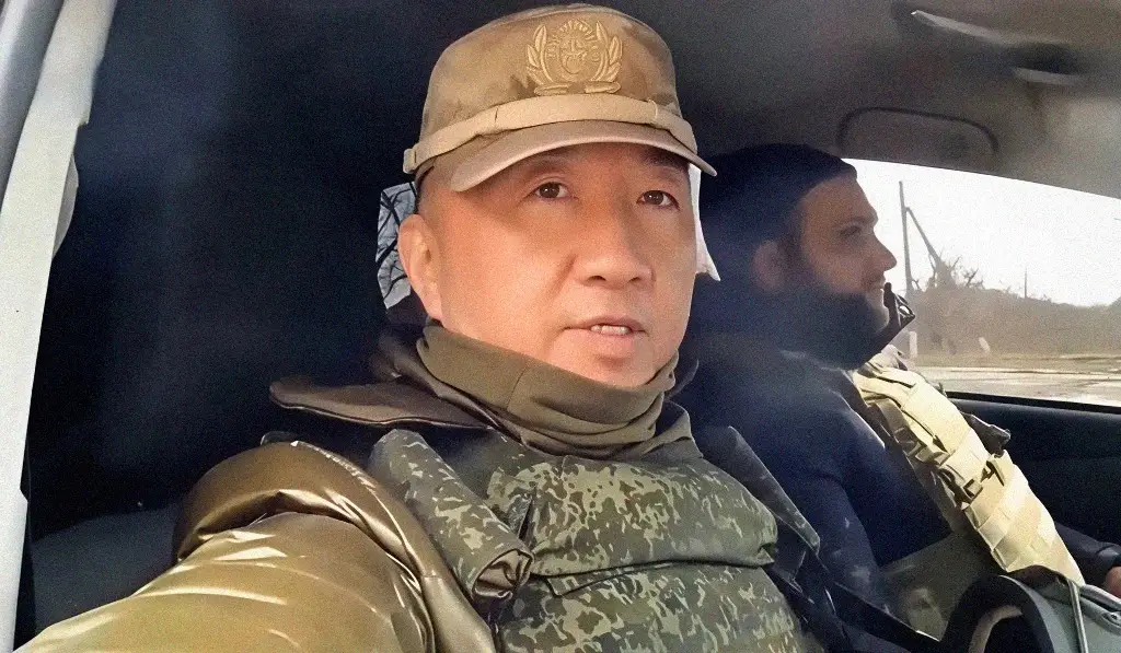 Украинский дрон атаковал известного китайского журналиста в Курской области Украинский дрон атаковал известного китайского журналиста в Курской области