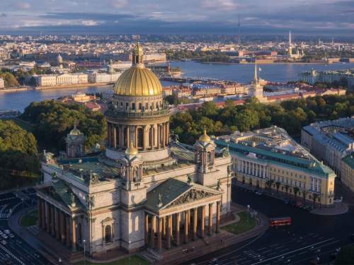 СМИ: мигранты устроили танцы со стрельбой у Исаакиевского собора в Петербурге СМИ: мигранты устроили танцы со стрельбой у Исаакиевского собора в Петербурге