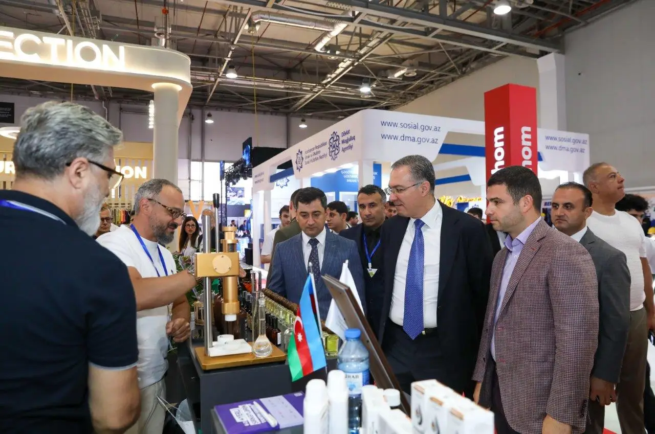 Чтобы привести Баку в чувства: России посоветовали «нажать» на азербайджанский бизнес на своей территории Чтобы привести Баку в чувства: России посоветовали «нажать» на азербайджанский бизнес на своей территории