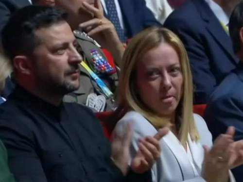 СМИ разглядели жуткий сигнал, поданный Мелони Зеленскому в Риме (ВИДЕО) СМИ разглядели жуткий сигнал, поданный Мелони Зеленскому в Риме (ВИДЕО)