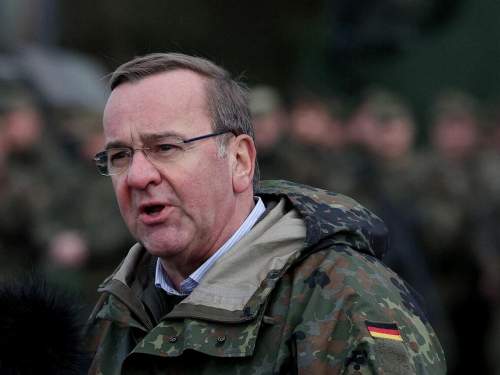 Глава Минобороны Германии заявил о готовности «убивать российских солдат» Глава Минобороны Германии заявил о готовности «убивать российских солдат»