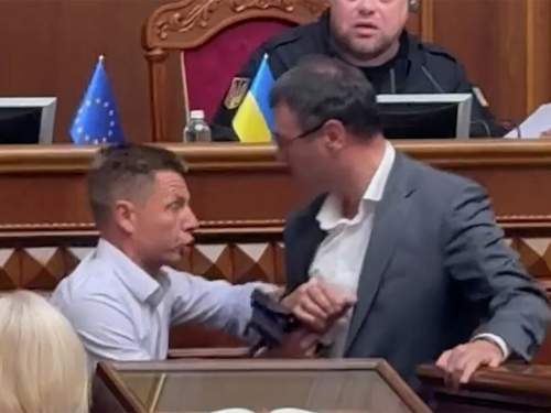 Потасовку в Верховной Раде засняли на видео (ВИДЕО)