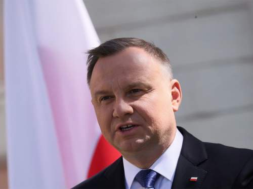 Президент Польши Дуда опозорился, упав в воду во время серфинга перед журналистами (ФОТО) Президент Польши Дуда опозорился, упав в воду во время серфинга перед журналистами (ФОТО)