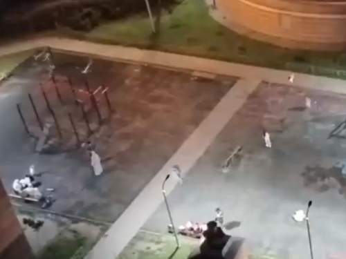 Под окнами женщины в паранджах, а с ними дети галдят: жители Котельников жалуются на ночной шум от мигрантов на детской площадке (ВИДЕО)