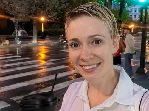 Красноярская чиновница посоветовала уйти на СВО отвечая на вопрос про проблемы с Интернетом (ФОТО) Красноярская чиновница посоветовала уйти на СВО отвечая на вопрос про проблемы с Интернетом (ФОТО)