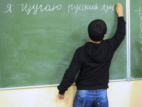 «Вам же будет хуже»: таджики негодуют из-за планов России ужесточить школьное обучение для детей мигрантов