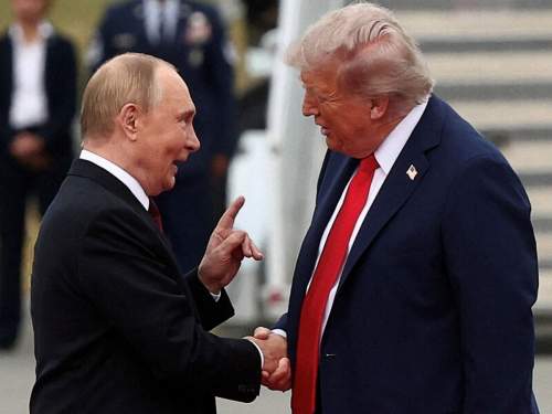 СМИ: Трамп хотел прервать переговоры с Путиным на Аляске СМИ: Трамп хотел прервать переговоры с Путиным на Аляске