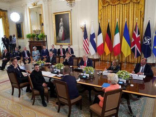 «Мы собрались по другому вопросу»: Трамп осадил главу ЕК Урсулу фон дер Ляйен на встрече с лидерами ЕС