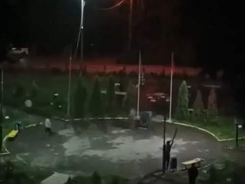 Мигранты сыграли в бейсбол на мемориале павшим воинам ВОВ в Тульской области (ВИДЕО)