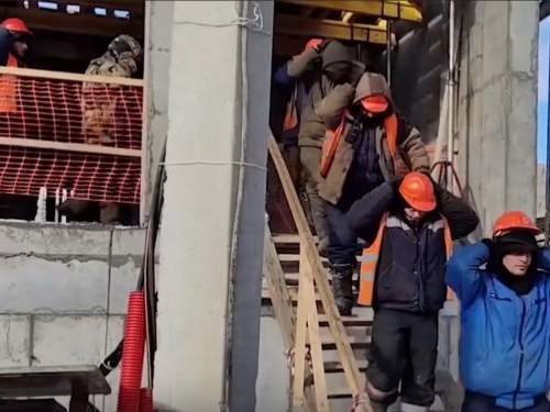 «За одного ответят все»: в Таджикистане испугались ответа РФ за нападение мигранта на полицейских в Москве