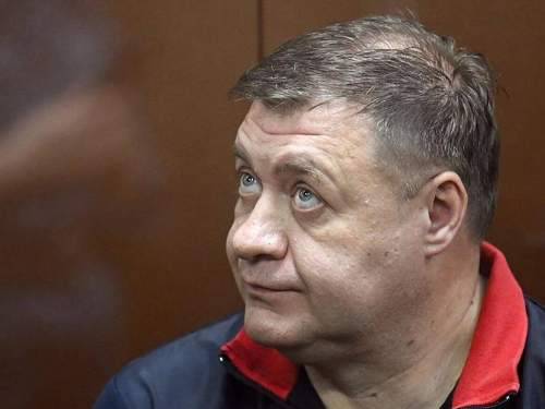 Экс-замгубернатора Курской области Дедов расплакался в суде (ВИДЕО) Экс-замгубернатора Курской области Дедов расплакался в суде (ВИДЕО)