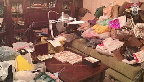 Пачки евро и долларов: опубликовано видео обыска из дома генерала МВД Панова (ВИДЕО)