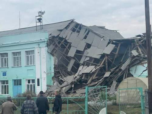 Признанное годным здание школы обрушилась в Татарске Новосибирской области (ФОТО, ВИДЕО) Признанное годным здание школы обрушилась в Татарске Новосибирской области (ФОТО, ВИДЕО)