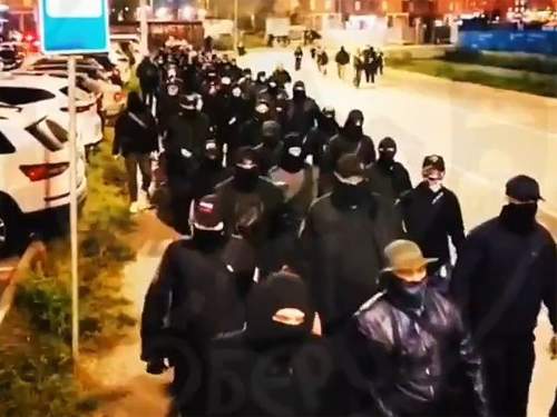 В Москве десятки членов &laquo;Русской общины&raquo; в масках вышли на рейд