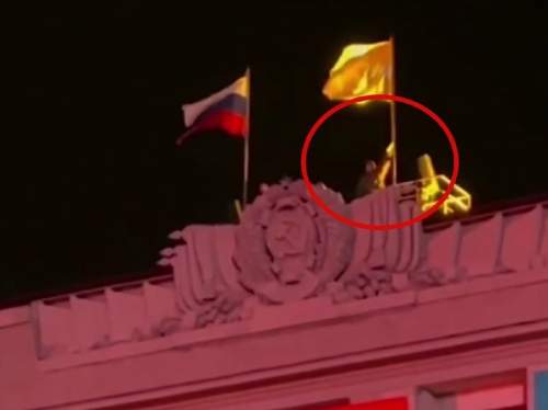 Танцующий на концерте МакSим «снайпер» попал на видео, взорвав Сети (ВИДЕО)