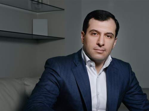 СМИ: сбежавший из суда экс-чиновник Росреестра спрятался в консульстве Армении