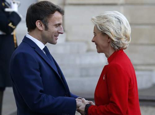 Вокруг тайной переписки фон дер Ляйен с Макроном разгорелся скандал