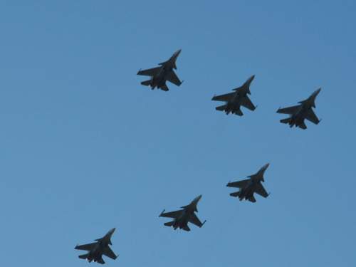 СМИ: ЕС предупредила Москву, что будет сбивать самолеты РФ СМИ: ЕС предупредила Москву, что будет сбивать самолеты РФ