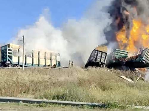 В Смоленской области вагоны с топливом сошли с рельсов и загорелись, а под Псковом на ж/д путях произошел взрыв (ВИДЕО)