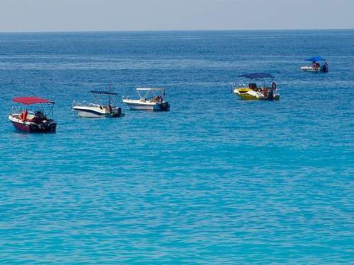 В Турции в первый день отпуска россиянка погибла, попав под катер В Турции в первый день отпуска россиянка погибла, попав под катер