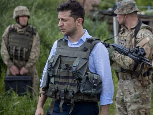 «Они следят и знают все»: эксперты раскрыли, кто и зачем бережёт жизнь Зеленского «Они следят и знают все»: эксперты раскрыли, кто и зачем бережёт жизнь Зеленского