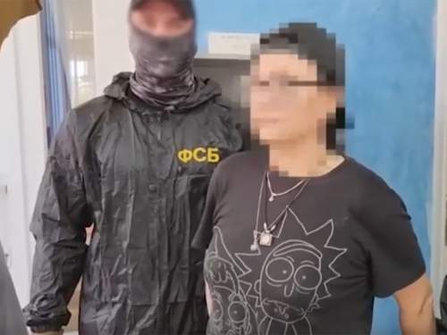 Опубликовано видео задержания поварихи из Севастополя, планировавшей отравить бойцов СВО (ВИДЕО)