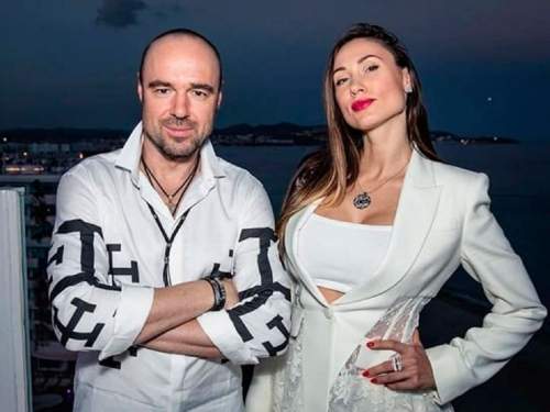 Экс-жена миллиардера Товстика забрала себе роскошный особняк на Рублевке (ФОТО) Экс-жена миллиардера Товстика забрала себе роскошный особняк на Рублевке (ФОТО)