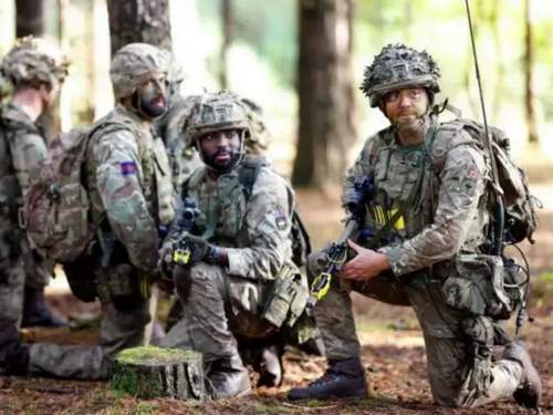 В Британии из-за страха перед Россией начали мобилизацию ветеранов и резервистов В Британии из-за страха перед Россией начали мобилизацию ветеранов и резервистов