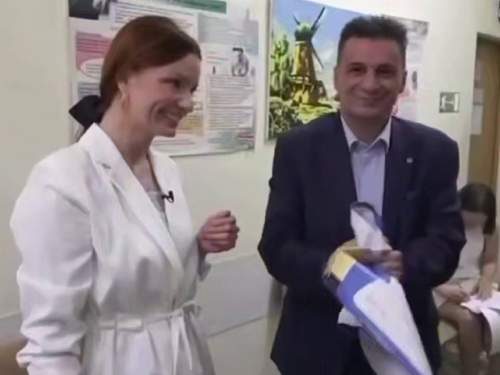 «Нам надо женщин беременных»: чиновник Минздрава растоптал плакат о контрацепции (ВИДЕО) «Нам надо женщин беременных»: чиновник Минздрава растоптал плакат о контрацепции (ВИДЕО)