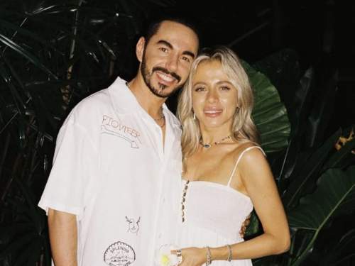 Бросивший жену по телефону Тимур Родригез подал на неё в суд из-за алиментов Бросивший жену по телефону Тимур Родригез подал на неё в суд из-за алиментов