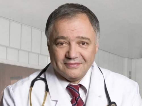 «Имитация бурной деятельности»: актриса Поплавская встала на защиту известного врача, уволенного министром «Имитация бурной деятельности»: актриса Поплавская встала на защиту известного врача, уволенного министром