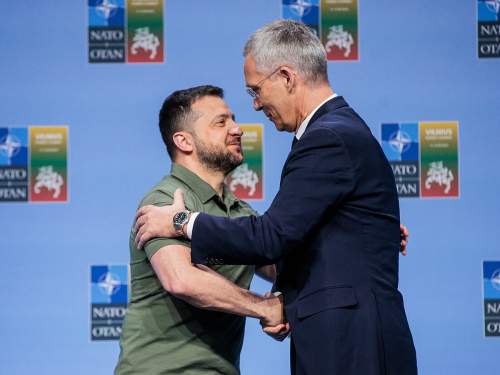 «Заноза в заднице» и «элегантный грубиян»: что Столтенберг рассказал в своих мемуарах о Байдене, Зеленском, Меркель и Путине