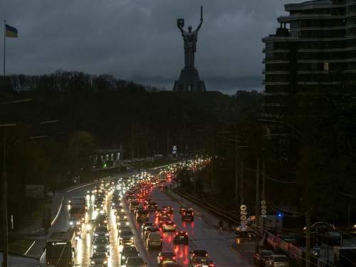 &laquo;Не жалуйтесь, пейте мочу&raquo;: после ударов ВС РФ по Киеву Раду охватила паника (ФОТО)