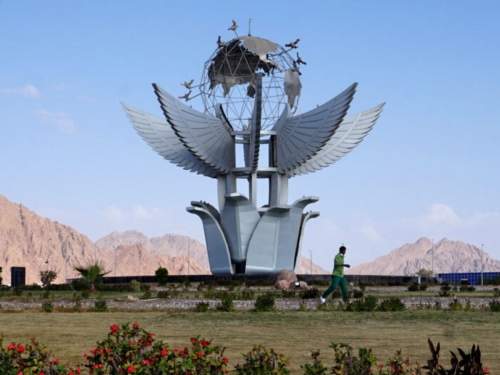 Трое катарских дипломатов погибли в ДТП в Египте: они ехали на саммит по Газе