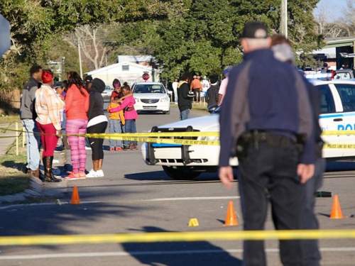 Жертвами стрельбы на школьном стадионе в Миссисипи стали четыре человека (ВИДЕО) Жертвами стрельбы на школьном стадионе в Миссисипи стали четыре человека (ВИДЕО)