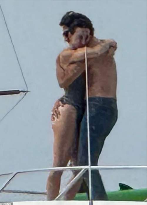 Кэти Перри и экс-премьер Канады Трюдо устроили любовные игры на яхте (ФОТО)