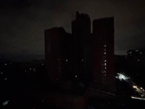 СМИ: в Киеве блэкаут, столбы дыма растянулись на километры (ВИДЕО)